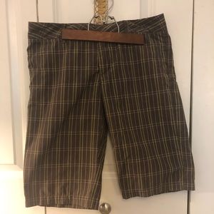 Bermuda Volcom shorts, size 3